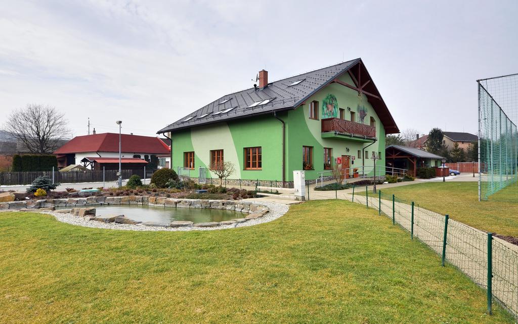 Restaurace a penzion Kamenec Jilešovice Esterno foto