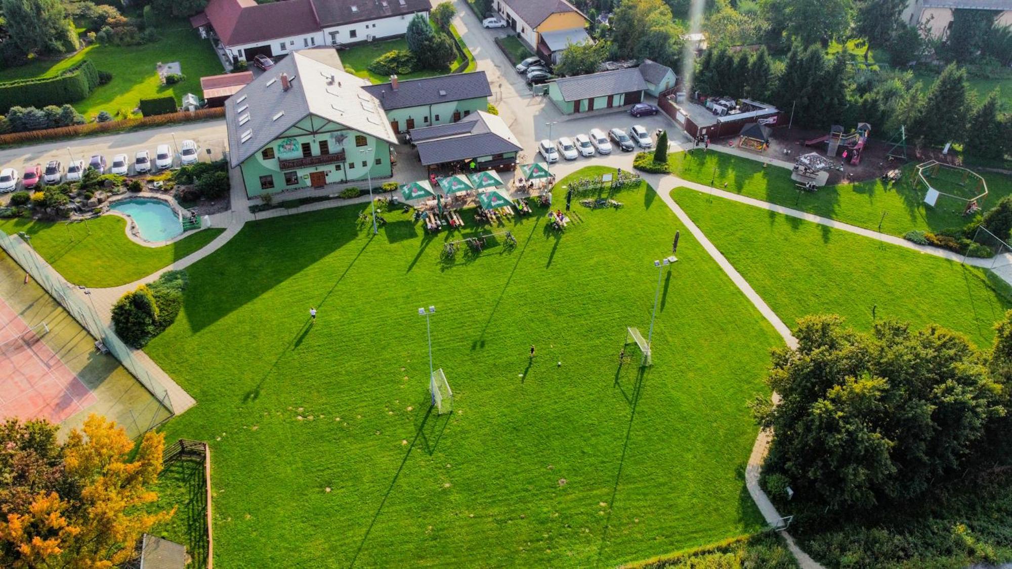 Restaurace a penzion Kamenec Jilešovice Esterno foto